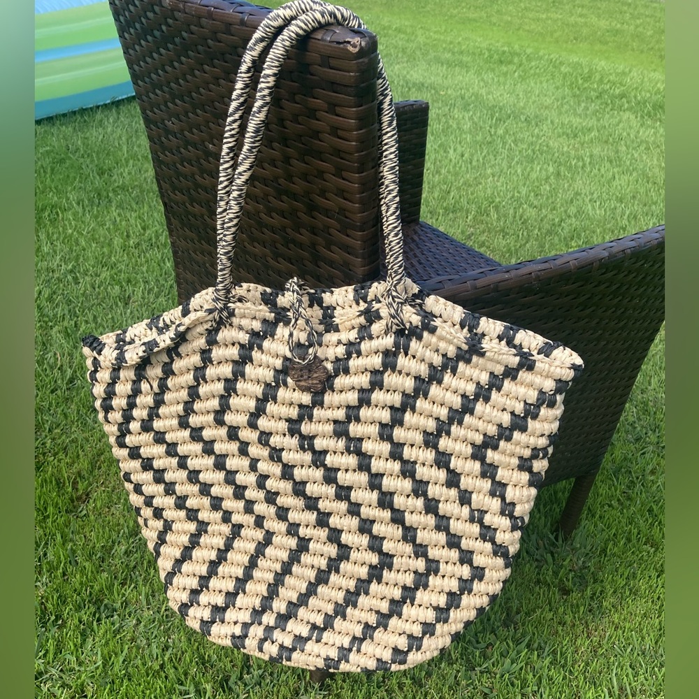 Black and natural beach tote bag N